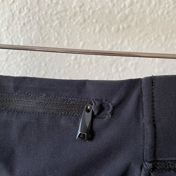 State Concepts workout shorts in black - Picture 3 of 4